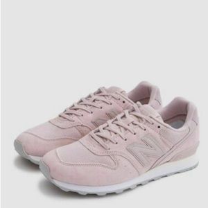 Women’s New Balance WL697 Sneaker size 7 Rose Pink